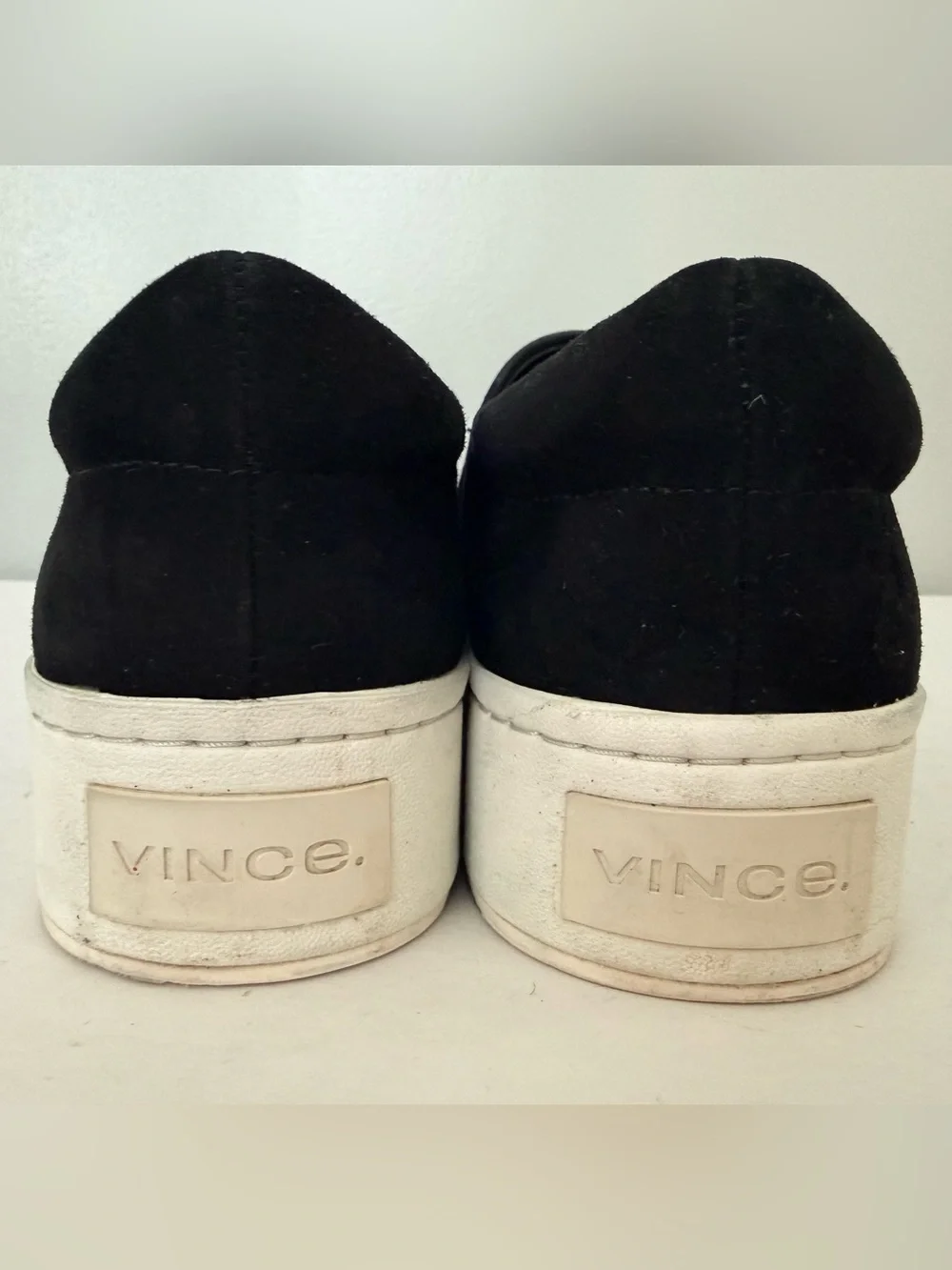 Vince comfortable black